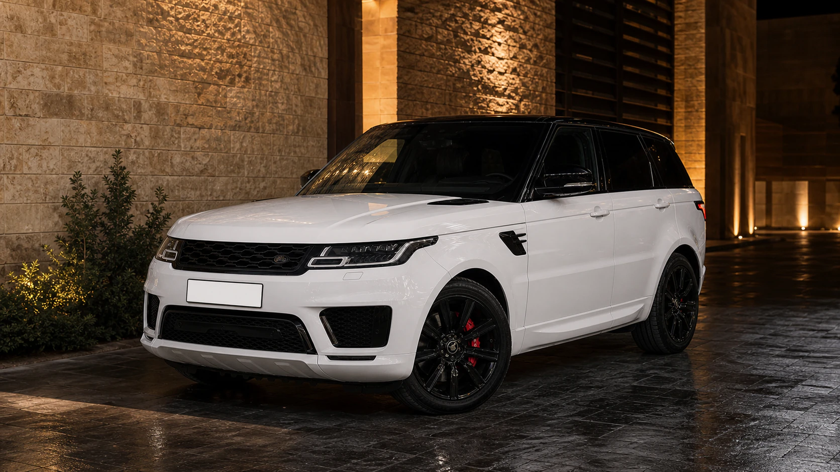 2021 Range Rover Sport L494 white body at an Amman night arrival